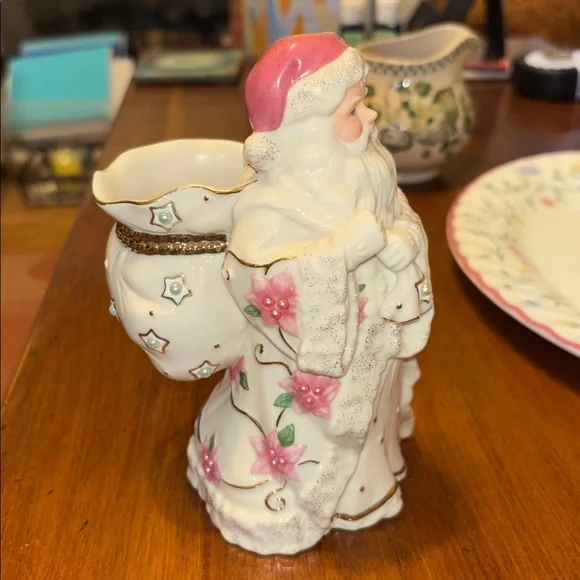 Lenox Petals and Pearls Poinsettia Santa figurine bud vase appx 6” tall - Picture 2 of 8